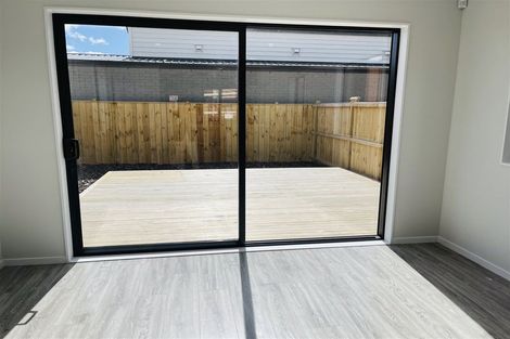 Photo of property in 4 Combat Street, Papakura, 2110