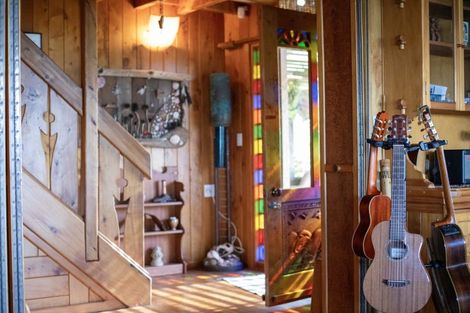 Photo of property in 37 Whaanga Road, Raglan, 3297