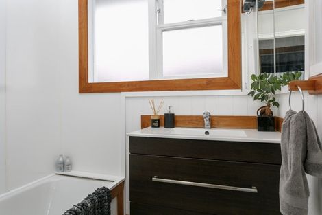 Photo of property in 4 Tamatea Road, Taupo, 3330