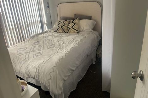 Photo of property in 75 Bordeaux Parade, Te Atatu South, Auckland, 0610