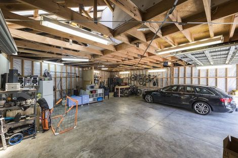 Photo of property in 5 Wairau Place, Kelvin Grove, Palmerston North, 4414