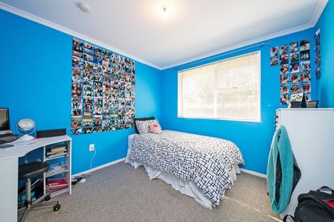 Photo of property in 5 Hinau Place, Cloverlea, Palmerston North, 4412