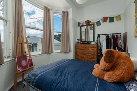 Photo of property in 16 Glendavar Street, Berhampore, Wellington, 6023