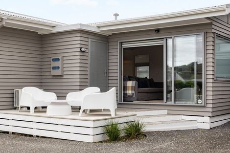 Photo of property in 220a Ocean Road, Whangamata, 3620