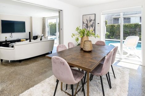 Photo of property in 144 Mellons Bay Road, Mellons Bay, Auckland, 2014