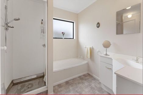 Photo of property in 2/156 Carrington Street, Lower Vogeltown, New Plymouth, 4310