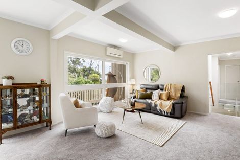 Photo of property in 8 Tranquil Glade, Hillcrest, Auckland, 0627