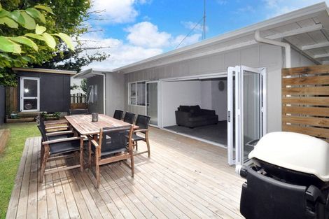 Photo of property in 7a Eagle Place, Red Beach, 0932