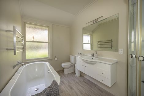 Photo of property in 9 Ure Street, South Hill, Oamaru, 9400