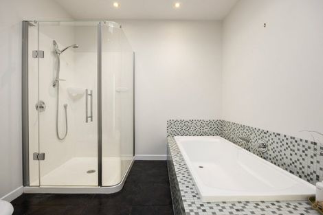 Photo of property in 24 Banbury Crescent, Fairfield, Hamilton, 3214