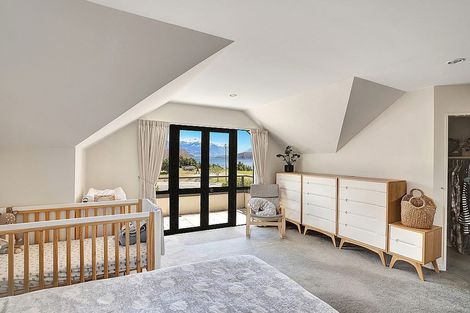 Photo of property in 4 Baker Grove, Wanaka, 9305