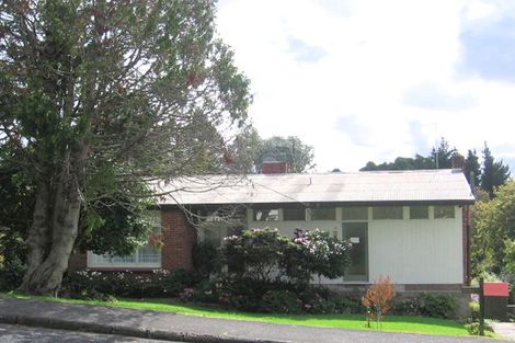 Photo of property in 18 Eastglen Road, Glen Eden, Auckland, 0602