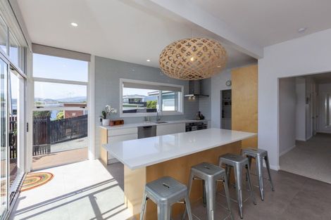 Photo of property in 30 Newry Road, Raumati Beach, Paraparaumu, 5032