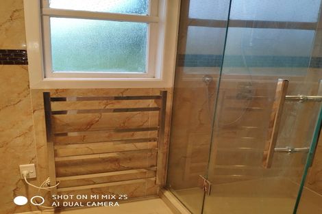 Photo of property in 73 Kervil Avenue, Te Atatu Peninsula, Auckland, 0610