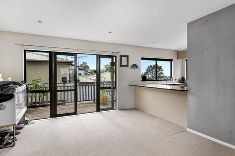 Photo of property in 278c Glamorgan Drive, Northcross, Auckland, 0630