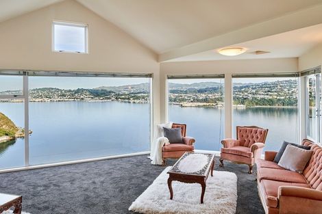 Photo of property in 11 Countess Close, Maupuia, Wellington, 6022