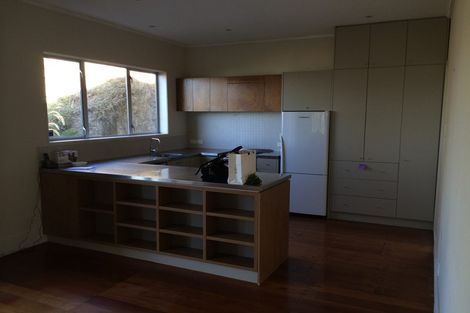 Photo of property in 1 Hungerford Road, Lyall Bay, Wellington, 6022