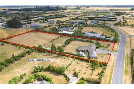 Photo of property in 16 Thorndon Close, Kirwee, Darfield, 7571