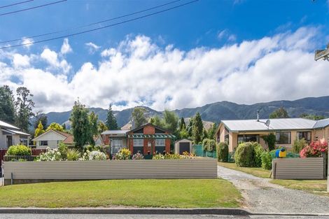 Photo of property in 4 Mill Street, Tapanui, 9522