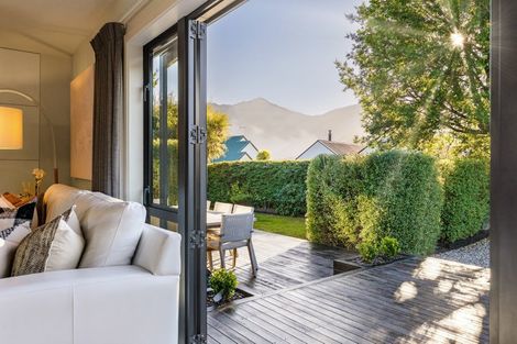Photo of property in 65 Oregon Drive, Kelvin Heights, Queenstown, 9300