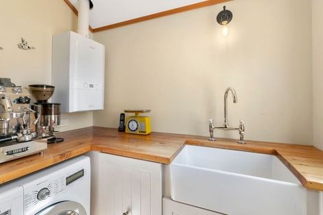 Photo of property in 8a Puriri Street, Eastbourne, Lower Hutt, 5013