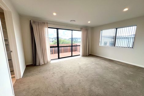 Photo of property in 10 Rossbeg Lane, Flat Bush, Auckland, 2019