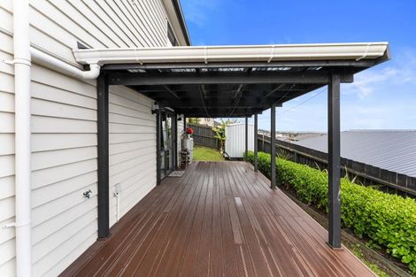 Photo of property in 126 Keri Vista Rise, Papakura, 2110