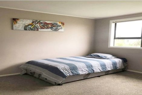 Photo of property in 128 Matipo Road, Te Atatu Peninsula, Auckland, 0610