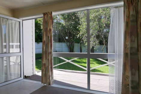 Photo of property in 44 Brandon Road, Glen Eden, Auckland, 0602