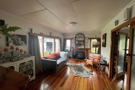 Photo of property in 34 Queen Street, Dannevirke, 4930