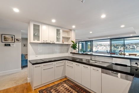 Photo of property in 4/308 Oriental Parade, Oriental Bay, Wellington, 6011