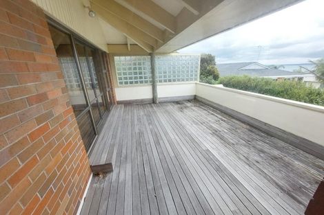 Photo of property in 8 Beach Road, Mellons Bay, Auckland, 2014