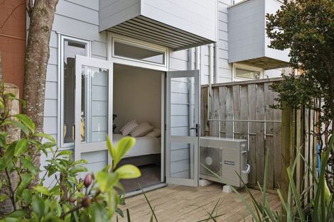 Photo of property in 42 Albionvale Road, Glen Eden, Auckland, 0602