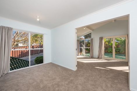 Photo of property in 28 Woolwich Close, Whitby, Porirua, 5024