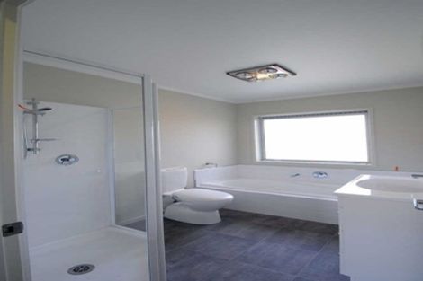 Photo of property in 60 Shillingford Boulevard, Rolleston, 7615