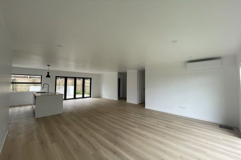 Photo of property in 103 Rangeview Road, Sunnyvale, Auckland, 0612