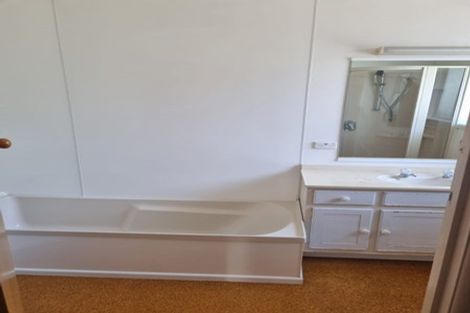 Photo of property in 8 Mahoe Street, Strandon, New Plymouth, 4312