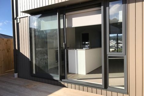 Photo of property in 1/12 Stanley Street, Berhampore, Wellington, 6023