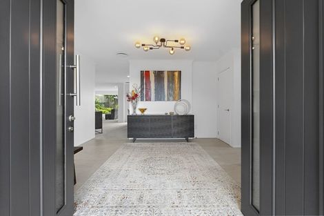 Photo of property in 123 Grovenor Drive, Orewa, 0931