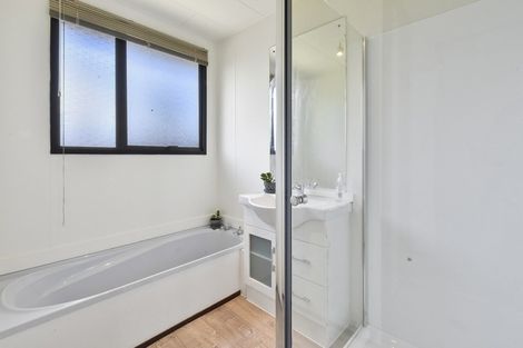 Photo of property in 2/8 Nearco Street, Randwick Park, Auckland, 2105