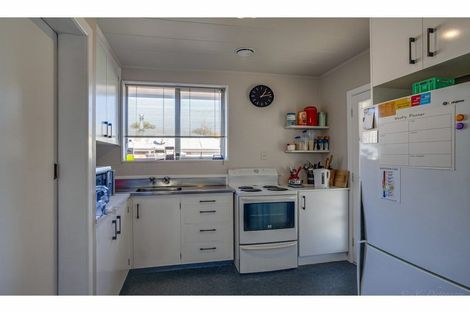 Photo of property in 2/90 Avenue Road, West End, Timaru, 7910