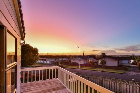 Photo of property in 4 Greenstone Place, Clover Park, Auckland, 2019