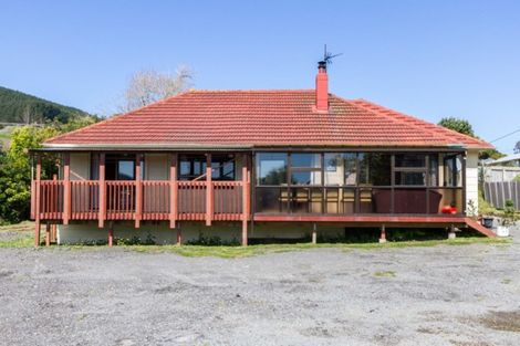 Photo of property in 92 Tremewan Street, Tawa, Wellington, 5028