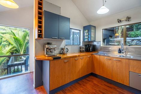 Photo of property in 2/33 Sapphire Place, Bayview, Auckland, 0629