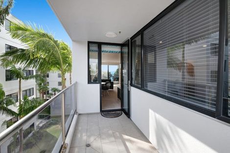Photo of property in 3a/171 Hurstmere Road, Takapuna, Auckland, 0622