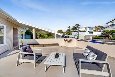 Photo of property in 19 Nobs Line, Strandon, New Plymouth, 4312