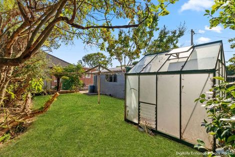 Photo of property in 20 Riversdale Road, Avondale, Auckland, 1026
