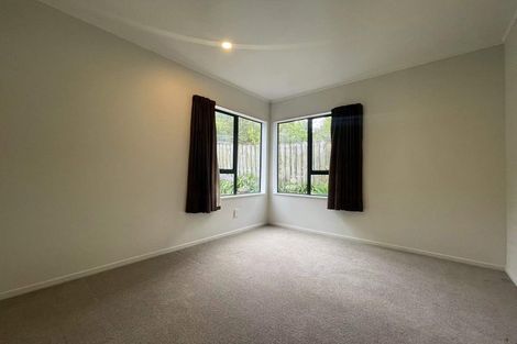 Photo of property in 6 Thalia Place, Totara Vale, Auckland, 0629