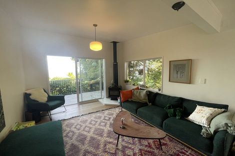 Photo of property in 60 Kauri Point Road, Laingholm, Auckland, 0604