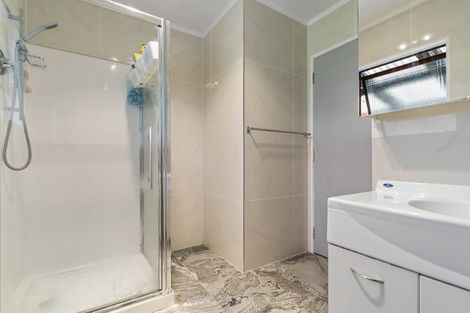 Photo of property in 1/98 Barrys Road, Glendene, Auckland, 0602